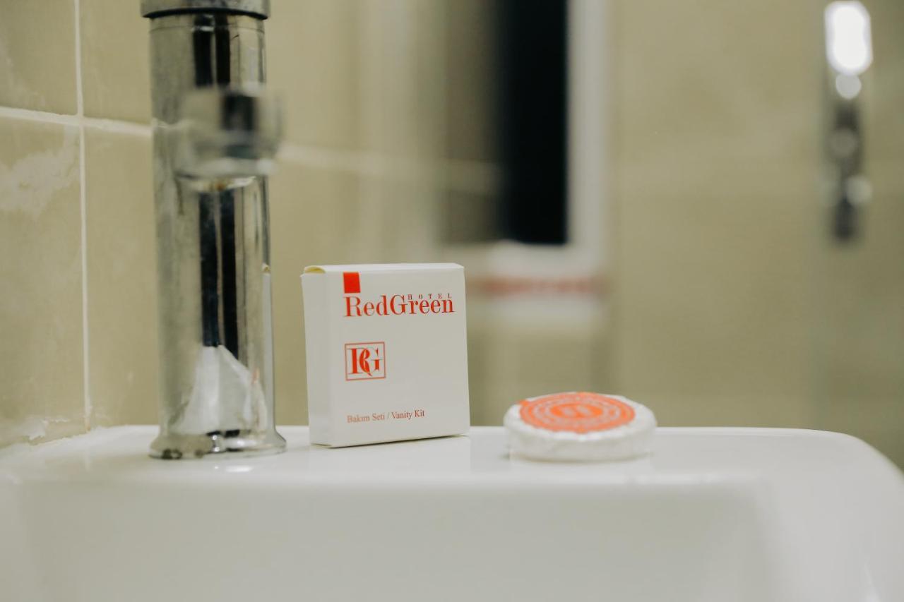 Hotel Red *