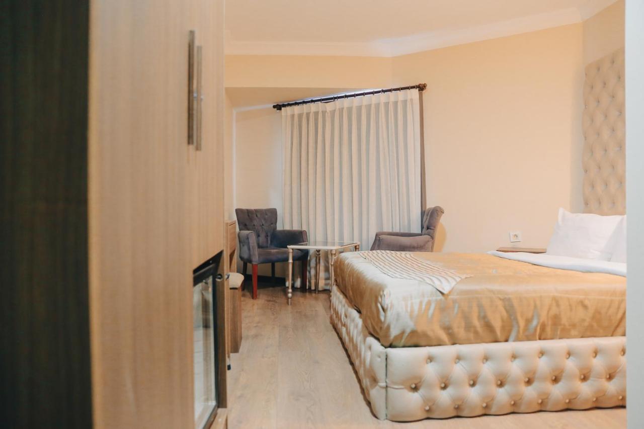 Hotel Red