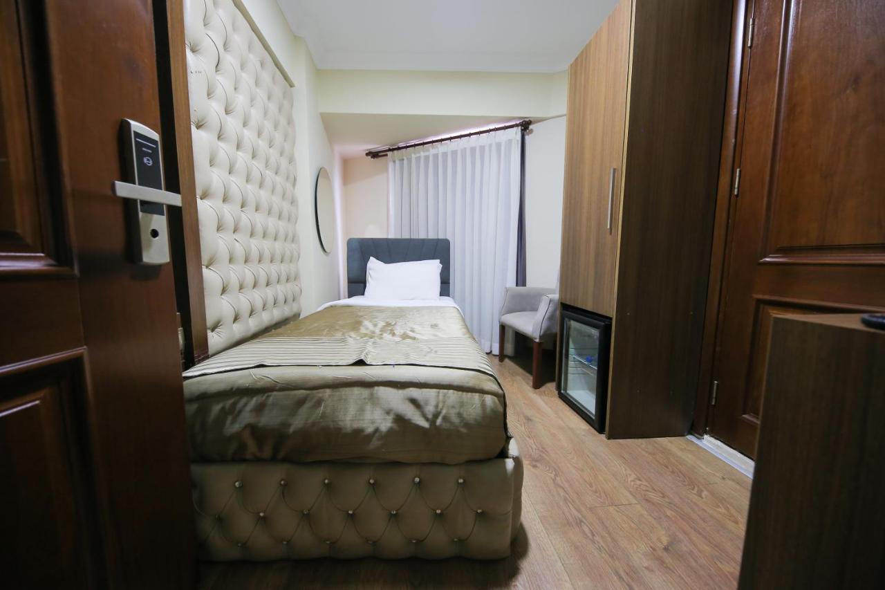 Hotel Red *