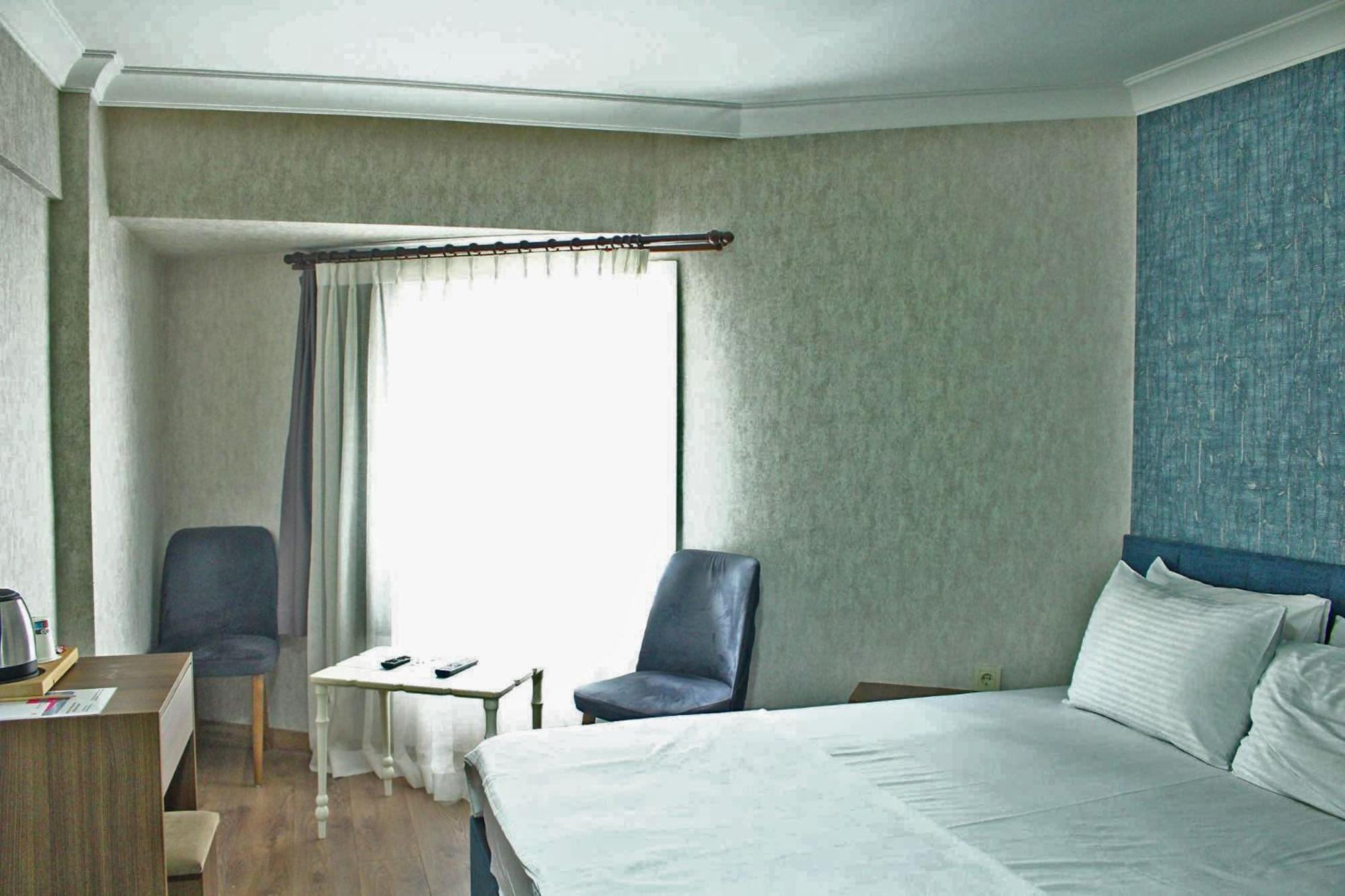 Red Hotel