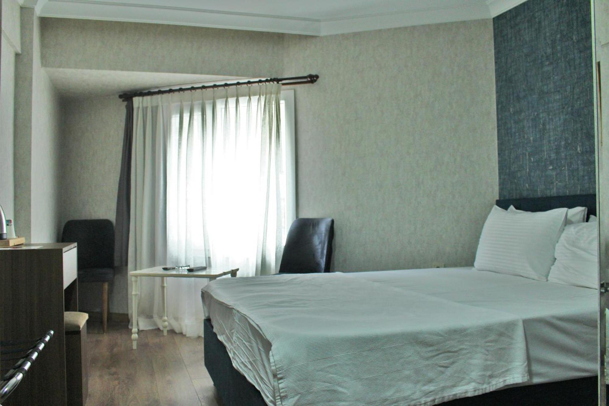 Hotel Red