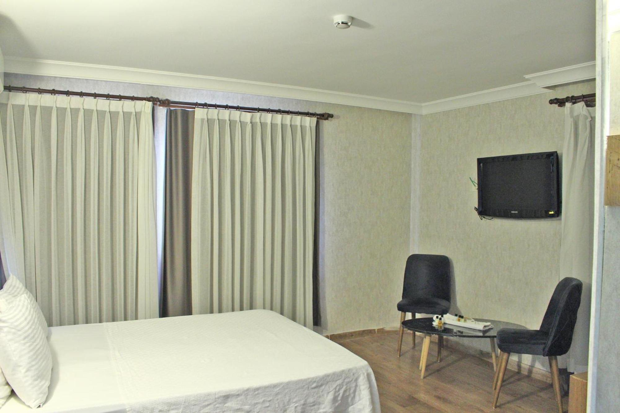 Hotel Red
